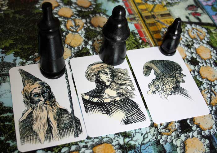 Diese drei Karten werden benötigt, um die dunklen Mächte an den Plätzen ohne Amulett überwinden zu können.