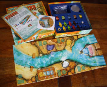 Spielzubehör von Niagara - Selbst der Kartondeckel und -boden werden zum Spielen genutzt.