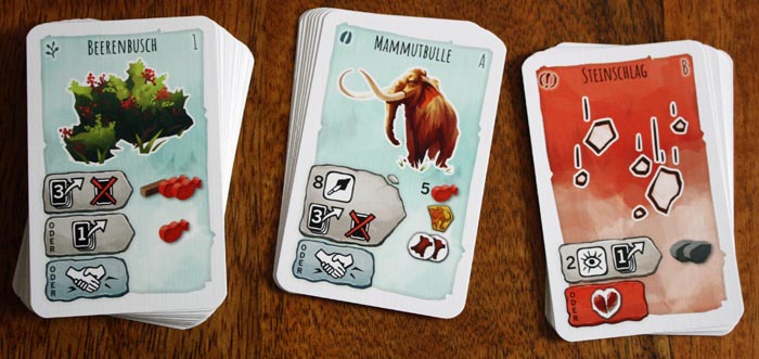 Das Kartendeck wird aus Basis- und Modulkarten vor der Partie erstellt.