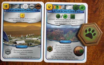 Zwei blaue Projektkarten aus Terraforming Mars.