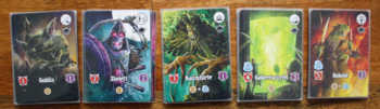 Die Monsterreihe besteht aus 5 unterschiedlichen Monsterstapeln.